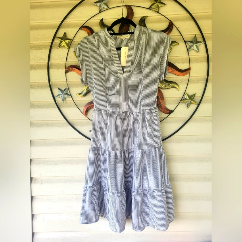 Monteau Los Angeles Gray & White striped tiered dress Small - Picture 1 of 7